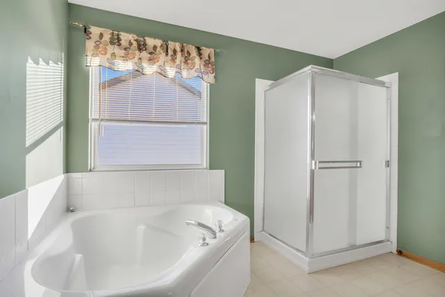 $440,000 | 1122 Waverly Drive, Lake Villa, IL 60046