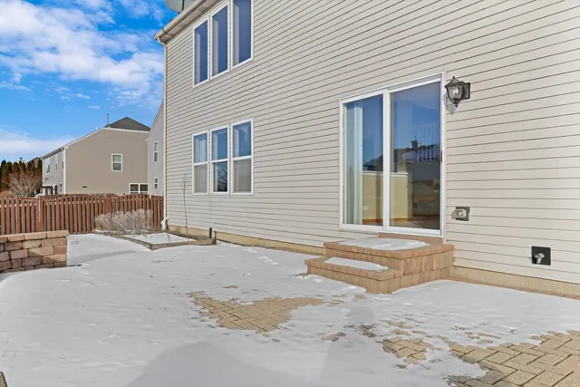 $440,000 | 1122 Waverly Drive, Lake Villa, IL 60046