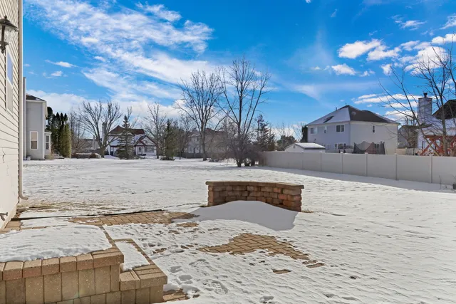 $440,000 | 1122 Waverly Drive, Lake Villa, IL 60046