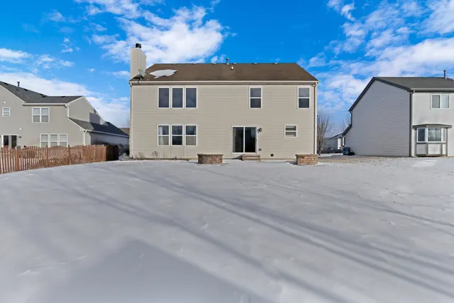 $440,000 | 1122 Waverly Drive, Lake Villa, IL 60046