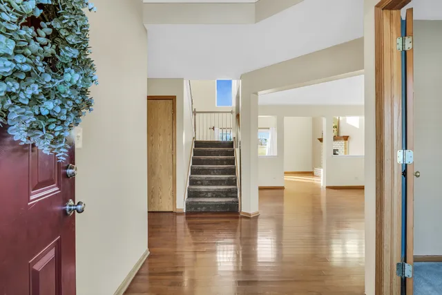 $440,000 | 1122 Waverly Drive, Lake Villa, IL 60046