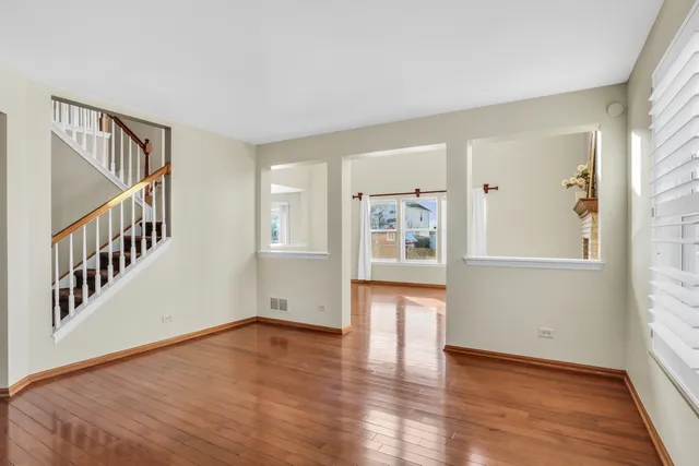 $440,000 | 1122 Waverly Drive, Lake Villa, IL 60046