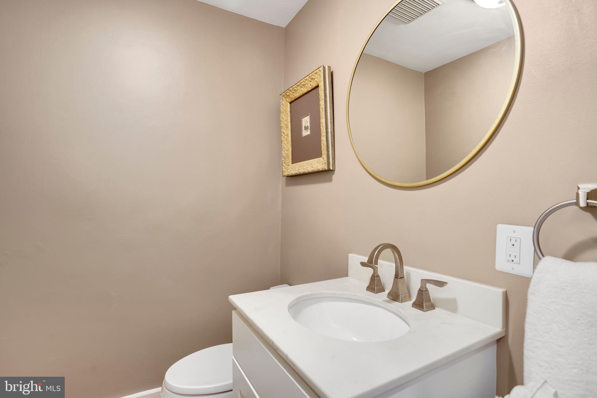 1513 Corcoran Street Northwest Washington, DC 20009 - Photo 13 of 34