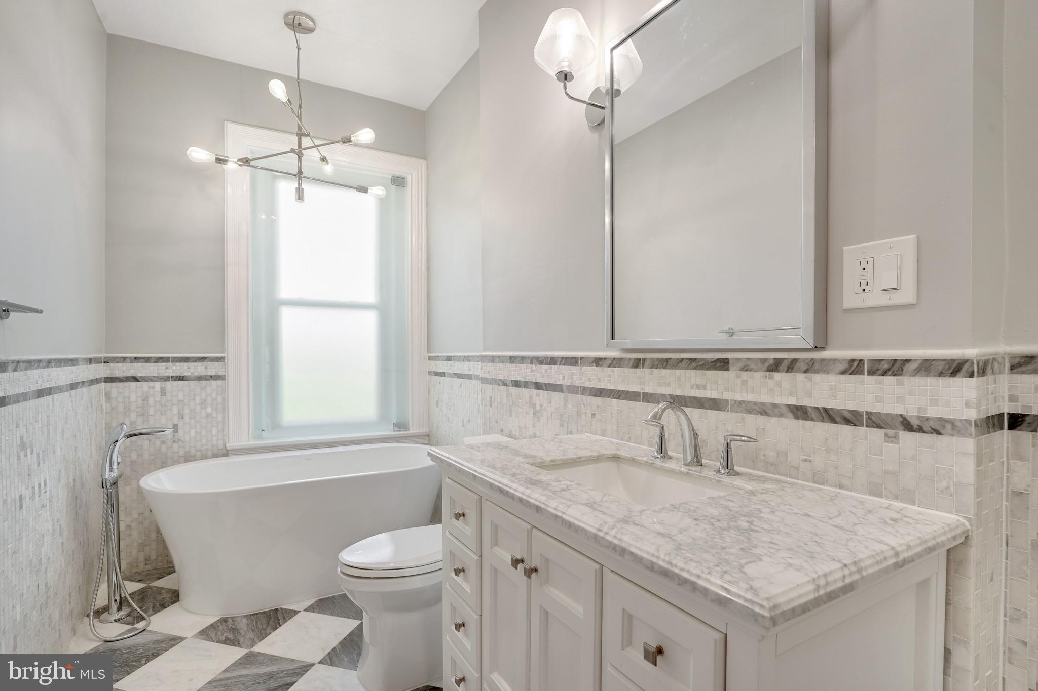 1513 Corcoran Street Northwest Washington, DC 20009 - Photo 16 of 34