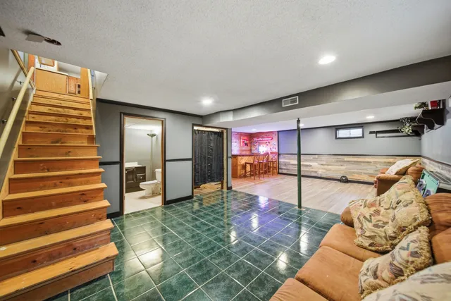 $209,000 | 513 1st Avenue, Dixon, IL 61021