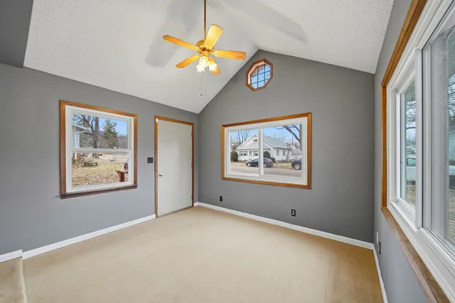 $209,000 | 513 1st Avenue, Dixon, IL 61021