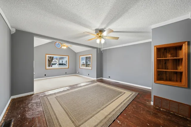 $209,000 | 513 1st Avenue, Dixon, IL 61021