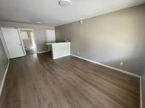 $925 | 3021 Carnes Avenue, Memphis, TN 38111