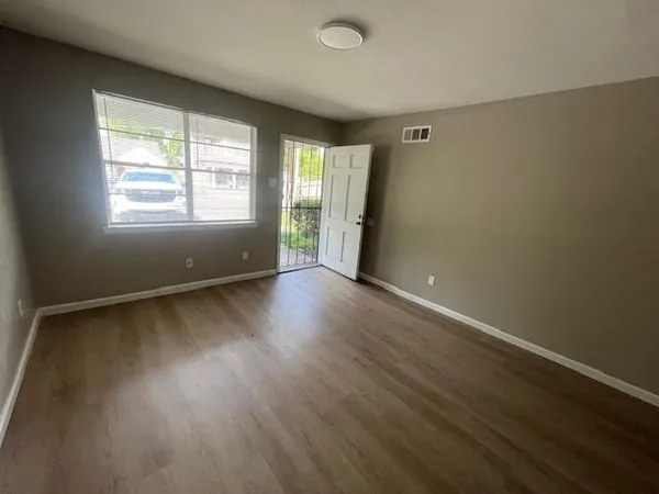 $925 | 3021 Carnes Avenue, Memphis, TN 38111