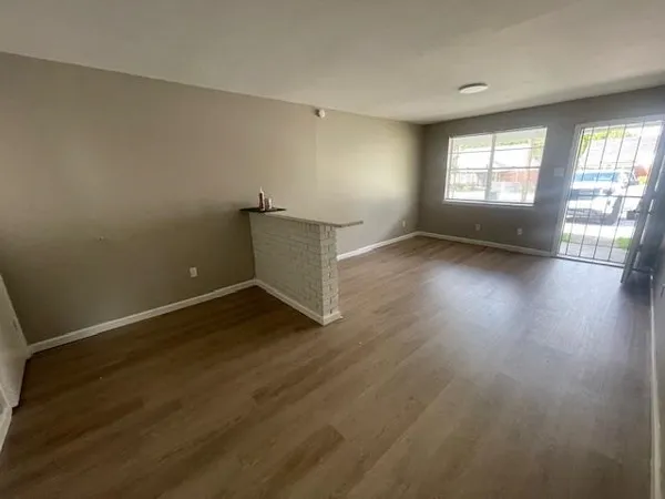 $925 | 3021 Carnes Avenue, Memphis, TN 38111
