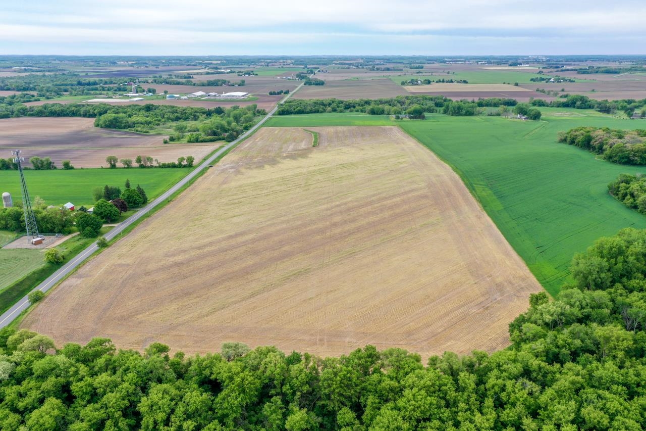 1-2 Twin Lane Sun Prairie, WI 53590 - Photo 9 of 12