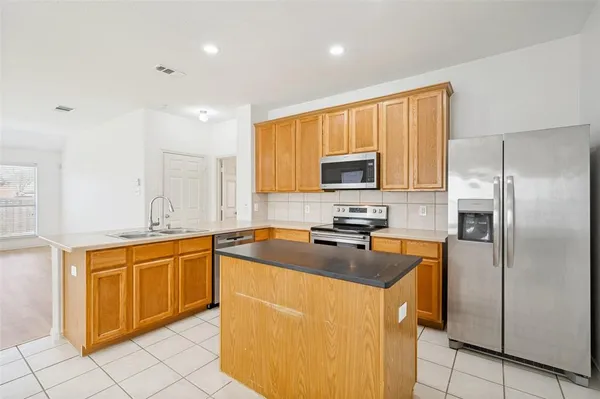 $2,400 | 13575 Valley Mills Drive, Frisco, TX 75033