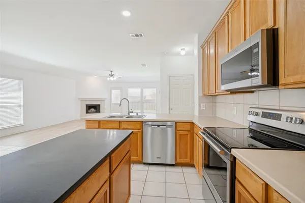 $2,400 | 13575 Valley Mills Drive, Frisco, TX 75033