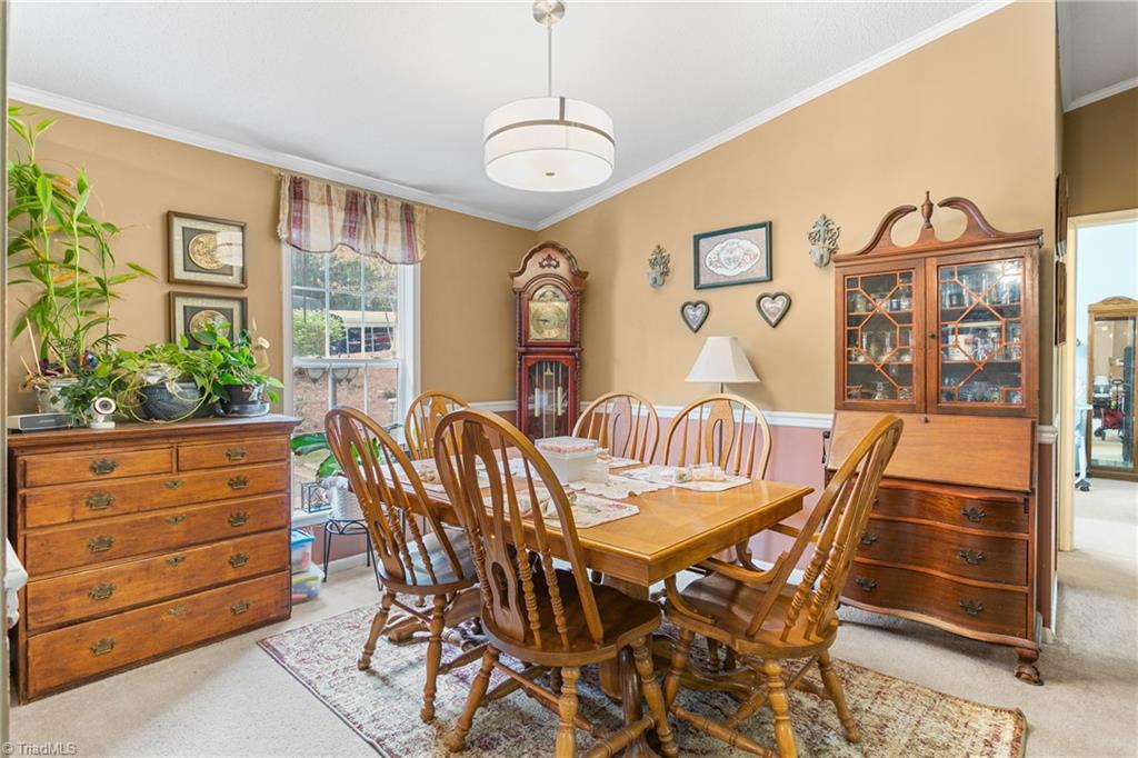 8734 Fulp Road Stokesdale, NC 27357 - Photo 11 of 28 Dining space