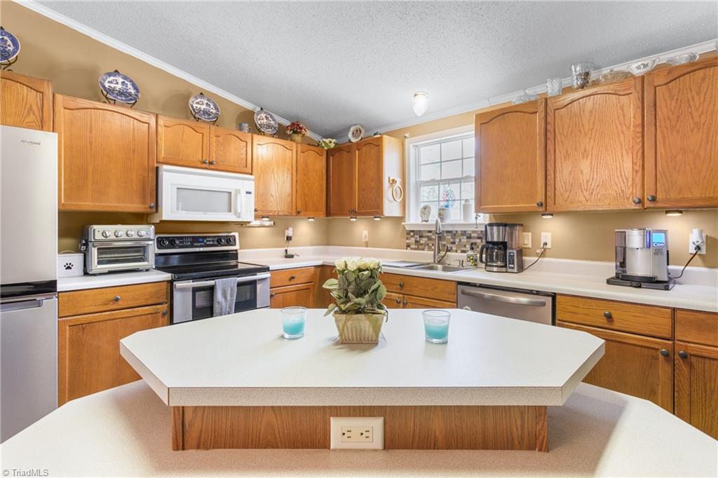 8734 Fulp Road Stokesdale, NC 27357 - Photo 14 of 28