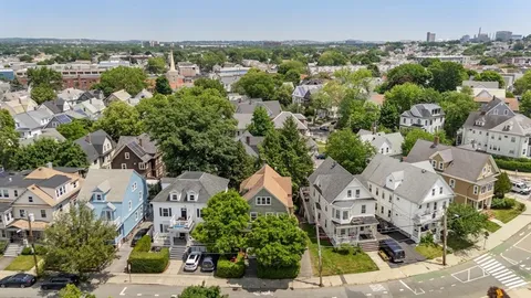 $899,900 | 149 College Avenue, Unit 1, Somerville, MA 02144