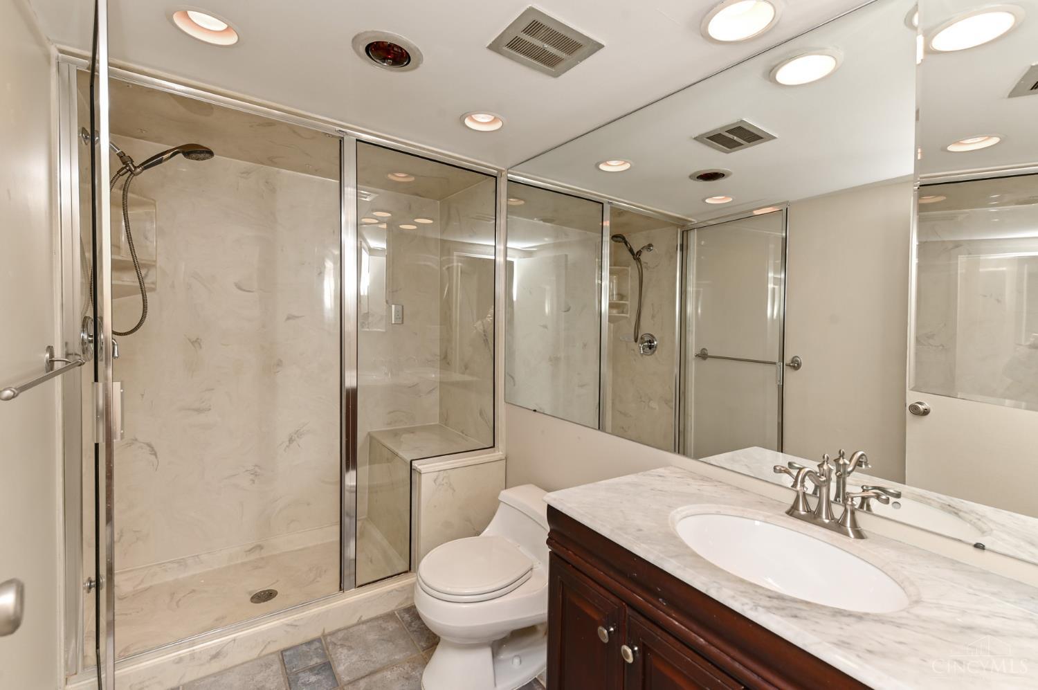 2444 Madison Road, Unit 1409 Cincinnati, OH 45208 - Photo 27 of 40