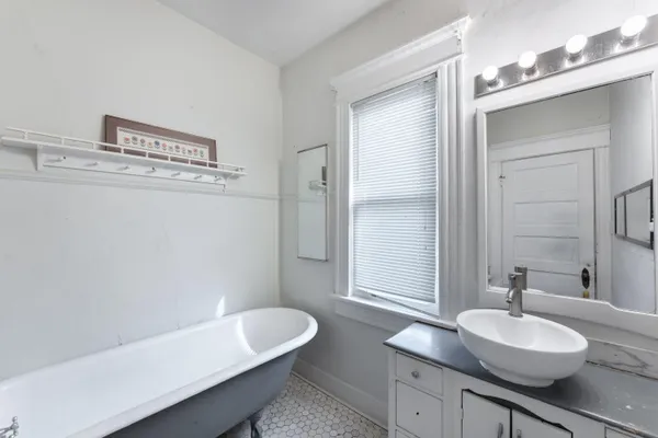 $314,900 | 1922 60th Street, Kenosha, WI 53140