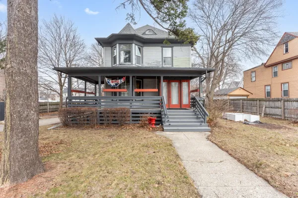 $314,900 | 1922 60th Street, Kenosha, WI 53140