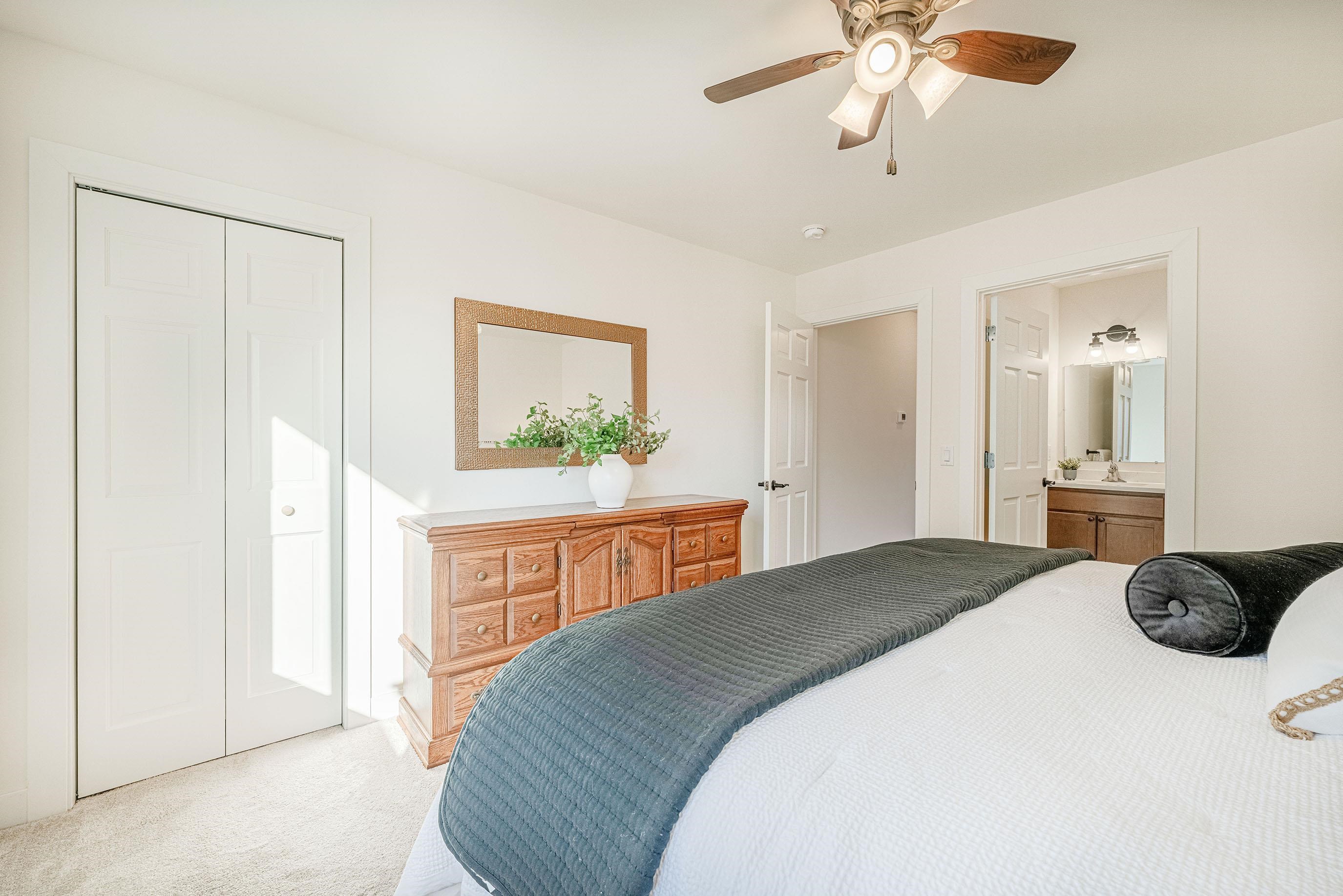 912 Oregon Parks Avenue Oregon, WI 53575 - Photo 12 of 33