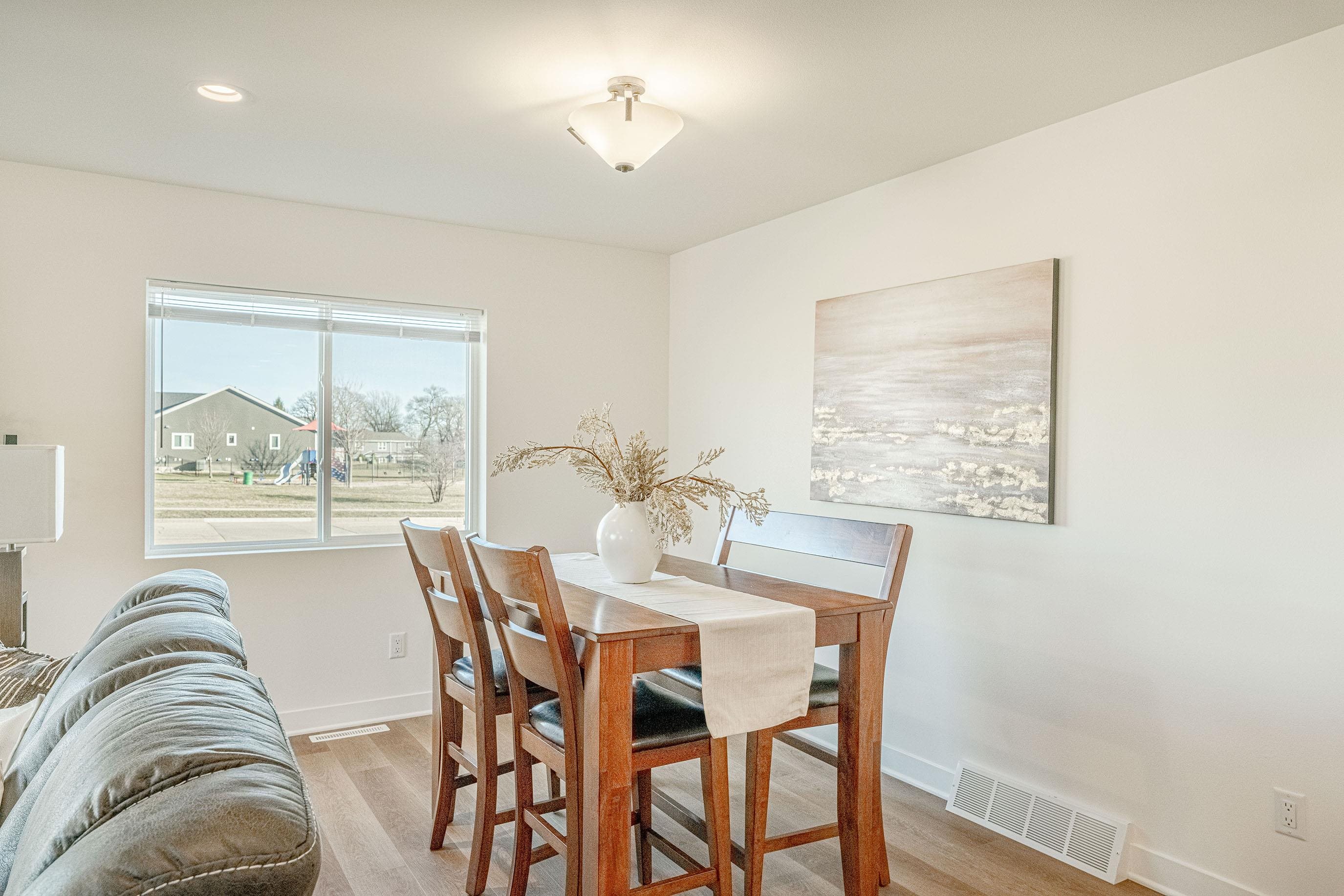 912 Oregon Parks Avenue Oregon, WI 53575 - Photo 5 of 33