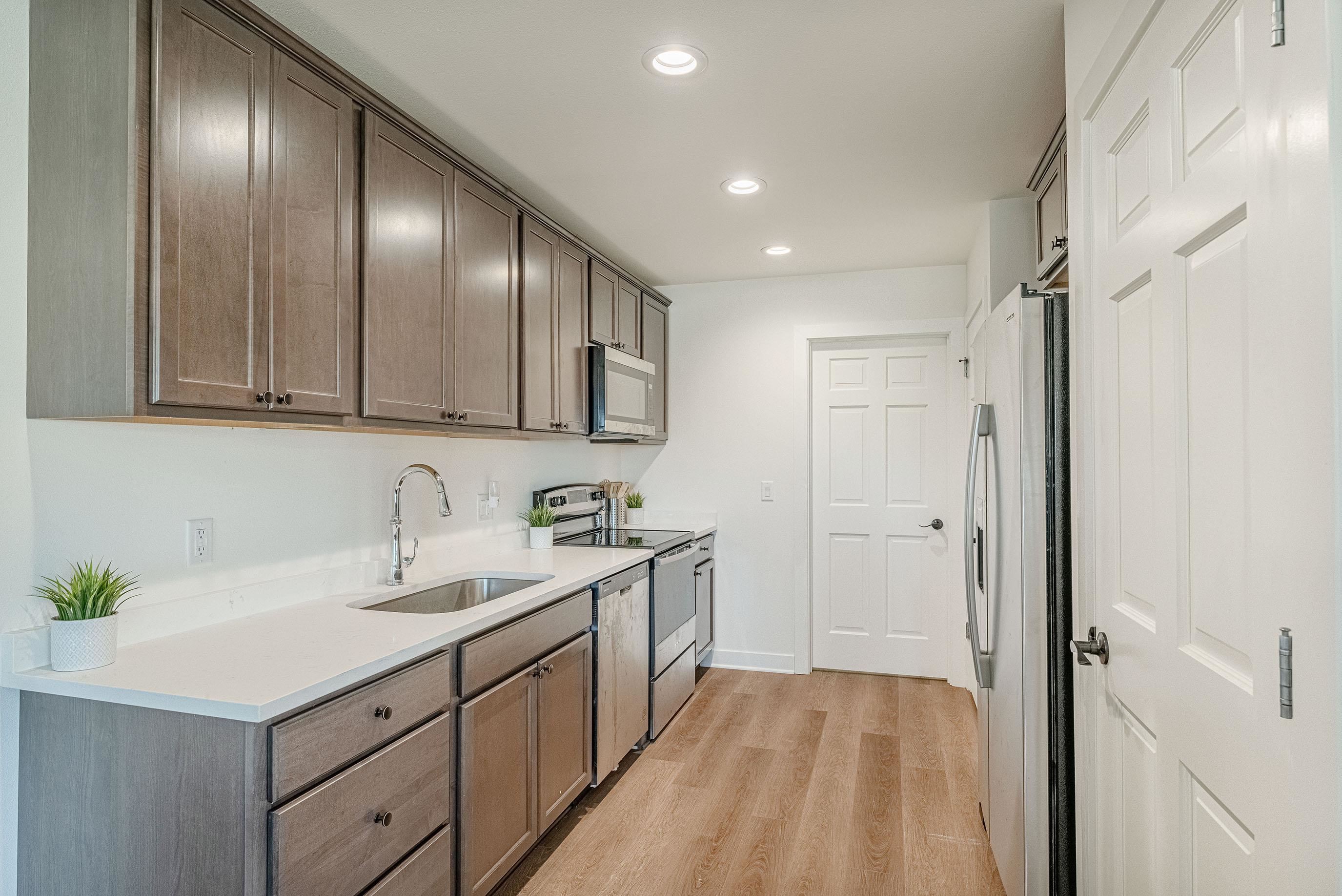 912 Oregon Parks Avenue Oregon, WI 53575 - Photo 7 of 33