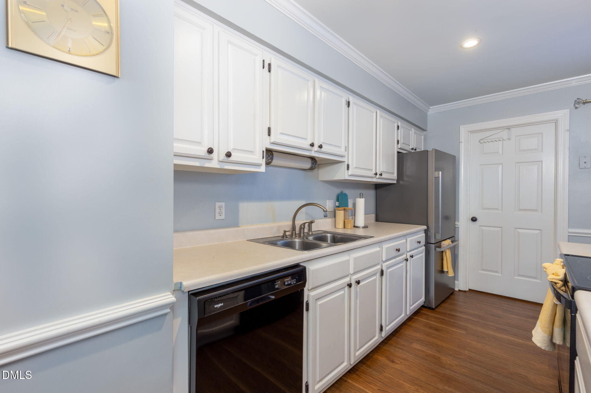 1250 Shadow Bark Court Raleigh, NC 27603 - Photo 4 of 42 6-web-or-mls-8Y3A0025-Edit