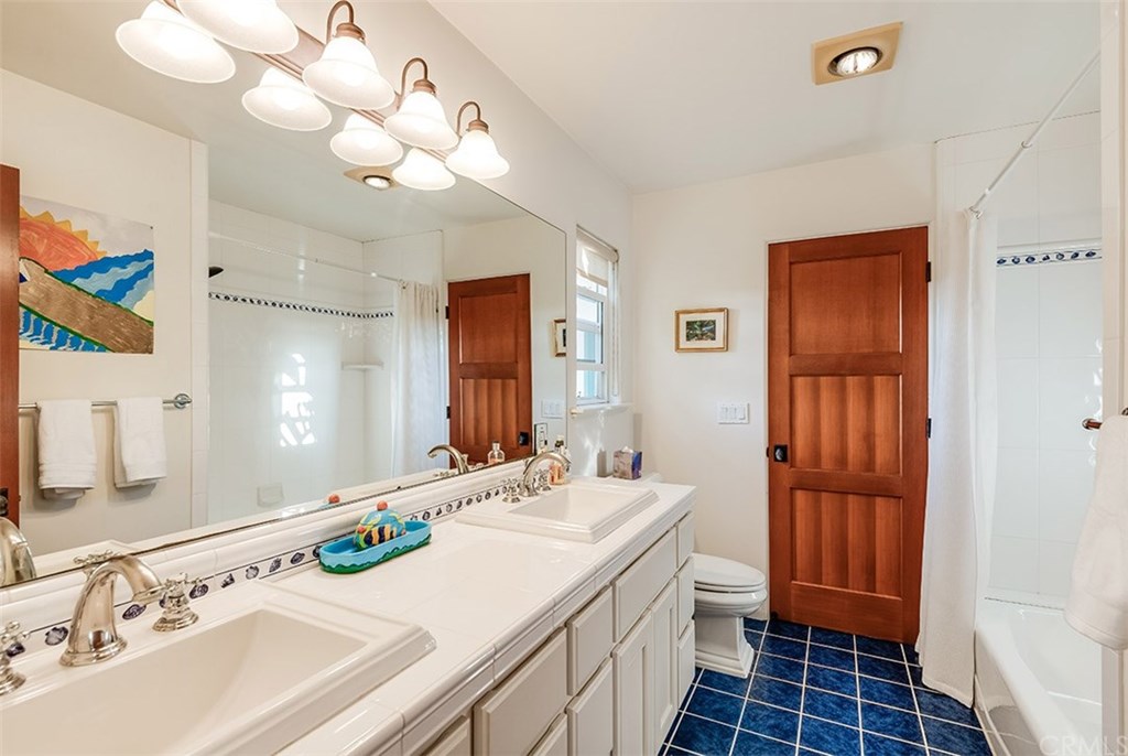 1756 10th Street Manhattan Beach, CA 90266 - Photo 26 of 54