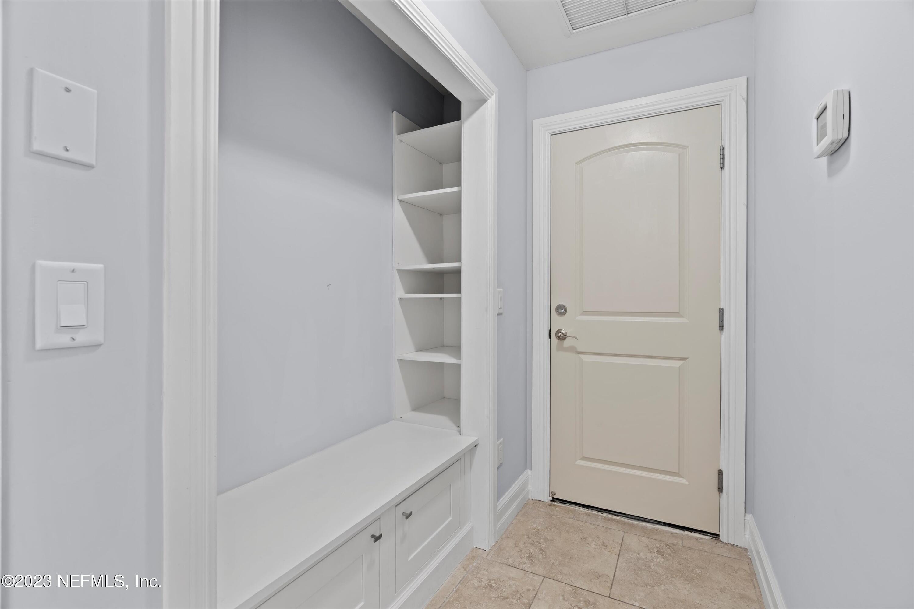 7936 Pine Lake Road Jacksonville, FL 32256 - Photo 38 of 52 a view of bathroom with bathtub and shower