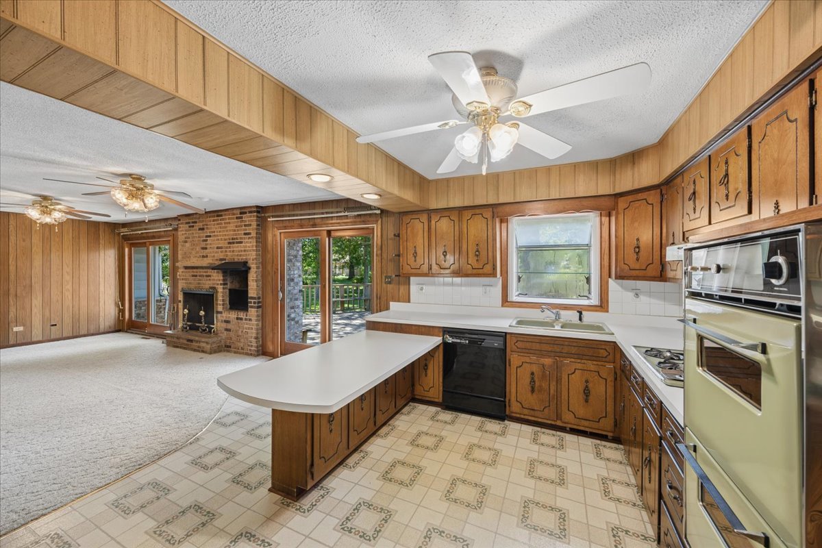3444 Huntington Terrace Crete, IL 60417 - Photo 3 of 26