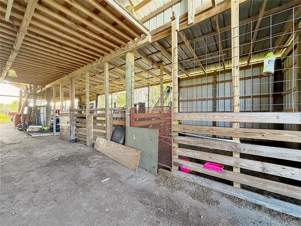 855 Northeast 107th Road Oxford, FL 34484 - Photo 23 of 59