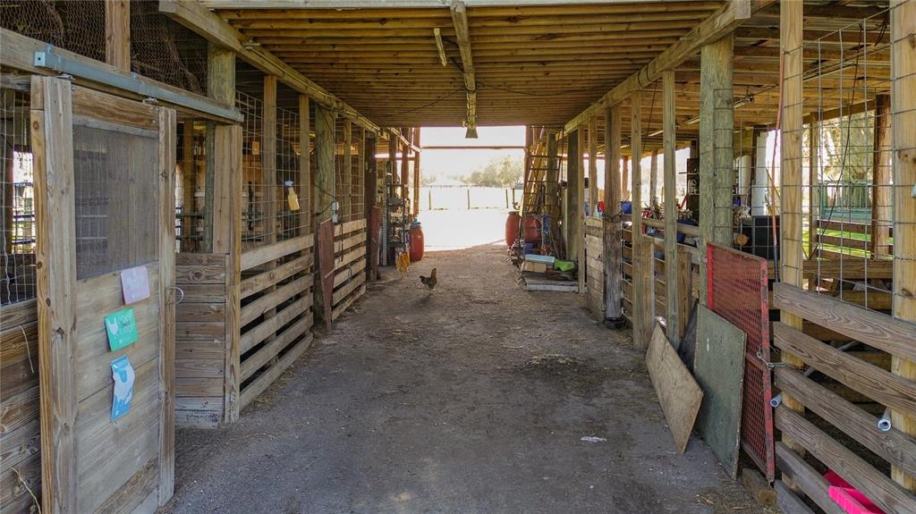 855 Northeast 107th Road Oxford, FL 34484 - Photo 25 of 59