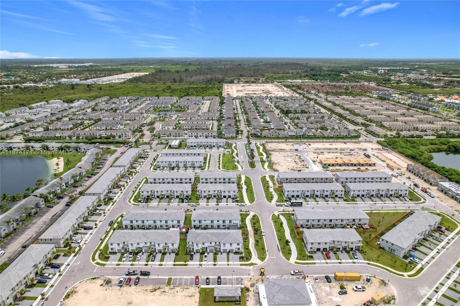 716 Southeast 14th Street Homestead, FL 33034 - Photo 9 of 60 a view of city with ocean