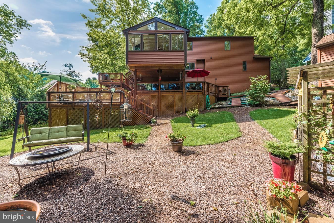 6750 Hemlock Point Road New Market, MD 21774 - Photo 2 of 30 Amazing landscaping