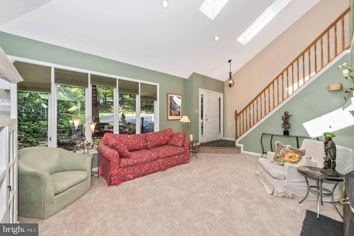 6750 Hemlock Point Road New Market, MD 21774 - Photo 3 of 30 Living Room