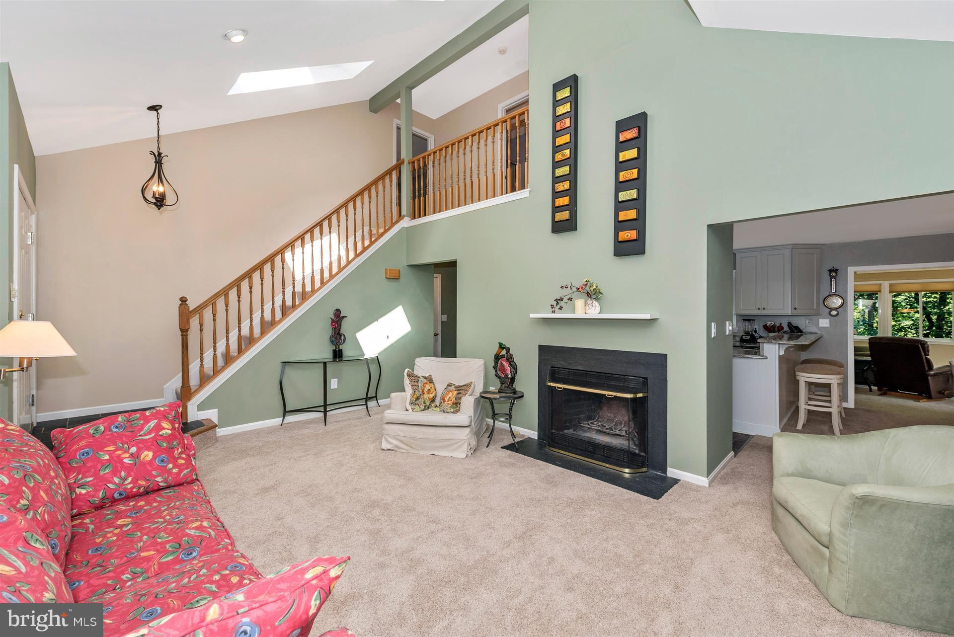 6750 Hemlock Point Road New Market, MD 21774 - Photo 6 of 30 Living Room w/new carpet