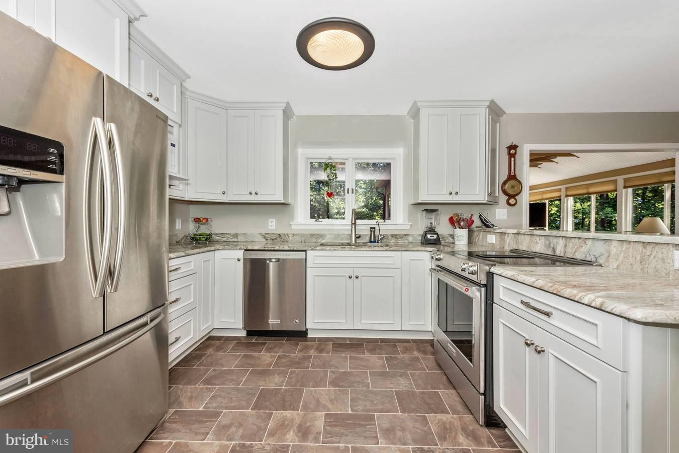 6750 Hemlock Point Road New Market, MD 21774 - Photo 8 of 30 Kitchen w/stainless steel appliances