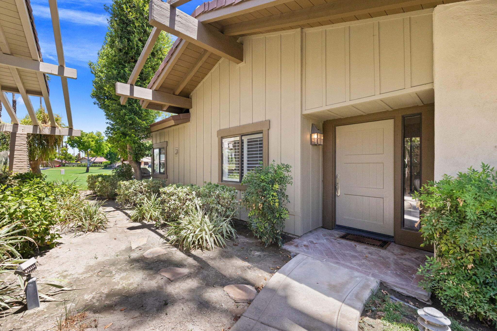 360 Red River Road Palm Desert, CA 92211 - Photo 3 of 38 20-web-or-mls-8M4A4798