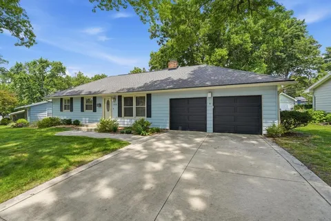 $325,000 | 13218 West 96th Street, Lenexa, KS 66215