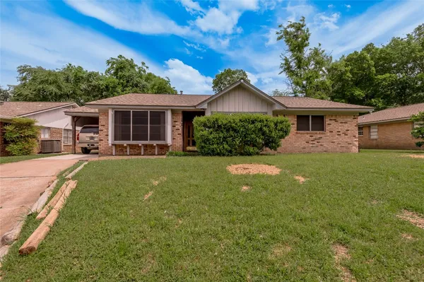$1,695 | 1819 Ave Q, Huntsville, TX 77340