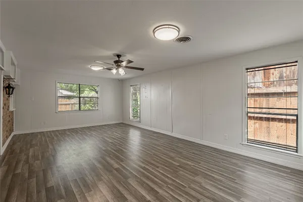 $1,695 | 1819 Ave Q, Huntsville, TX 77340