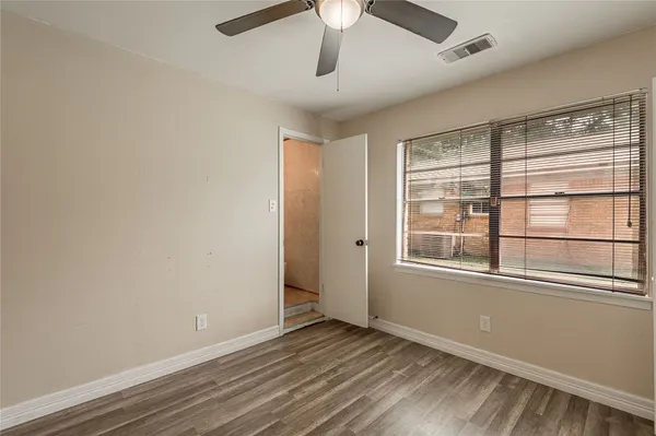 $1,695 | 1819 Ave Q, Huntsville, TX 77340