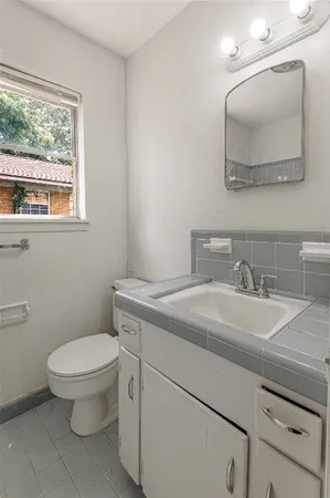 $1,695 | 1819 Ave Q, Huntsville, TX 77340