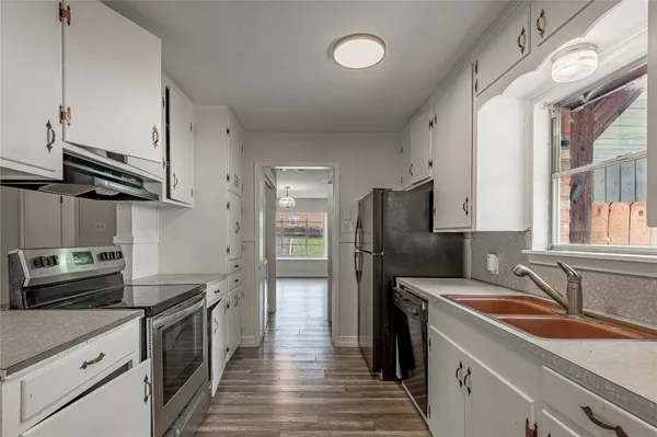 $1,695 | 1819 Ave Q, Huntsville, TX 77340