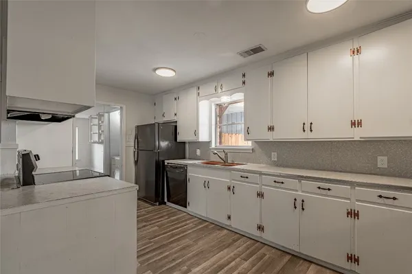 $1,695 | 1819 Ave Q, Huntsville, TX 77340