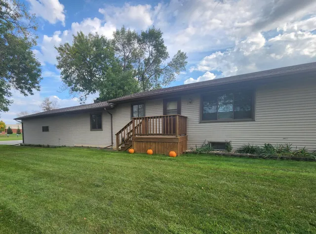 $256,000 | 302 Robert Street, Marshall, MN 56258