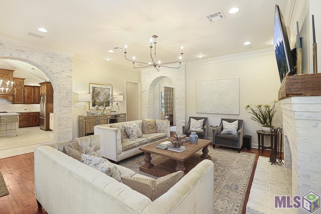 22281 Hoo Shoo Too Road Baton Rouge, LA 70817 - Photo 8 of 40 Living room