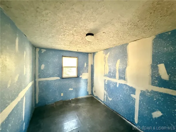 $83,500 | 205 5th Street, Stover, MO 65078
