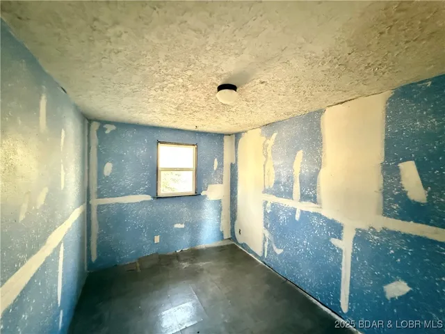 $88,500 | 205 5th Street, Stover, MO 65078