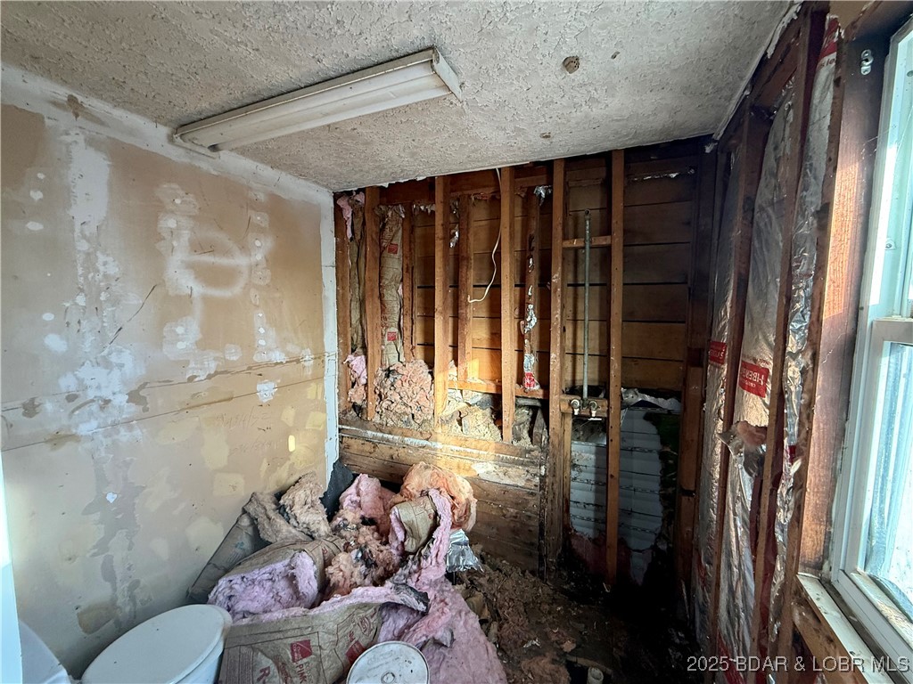 205 5th Street Stover, MO 65078 - Photo 16 of 20 Primary bathroom
